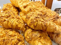 杏仁牛角包-PAPER STONE BAKERY(天环店)