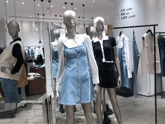 -URBAN REVIVO(西安Momopark店)