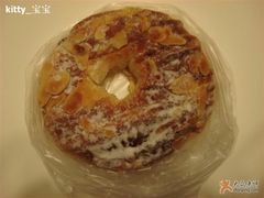 7元的葡萄干面包-巴黎贝甜(大宁国际商业广场店)