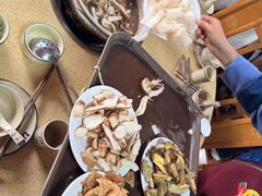 -东巴谷野生菌火锅餐厅