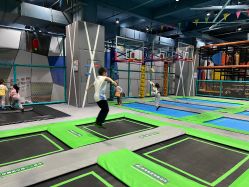 -反弹蹦床公园·亲子乐园·团建·派对(尚品奥莱店)