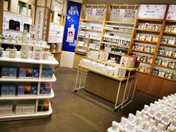 门面-气味图书馆