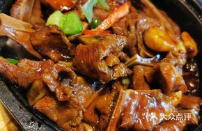 Stone Pot Garlic Pork Cutlet