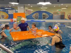 -蓝旗亲子游泳(范湖万达广场店)