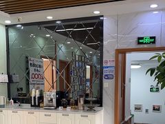 -茂菊口腔连锁(浦东南路店)