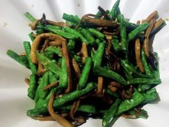 茶树菇四季豆-周大厨辣椒炒肉(巨龙路店)