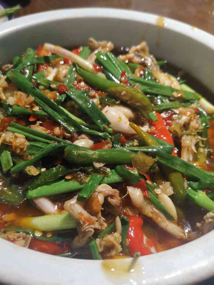 这家新店的环境很不错比较有田园风格小菜味道很爽口哦服务也不错