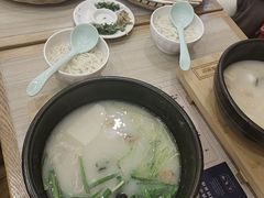 -花馬肆.云南过桥米线(汉神购物广场现场熬汤店)