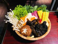 -湊湊火锅·茶憩(南京东路悦荟店)