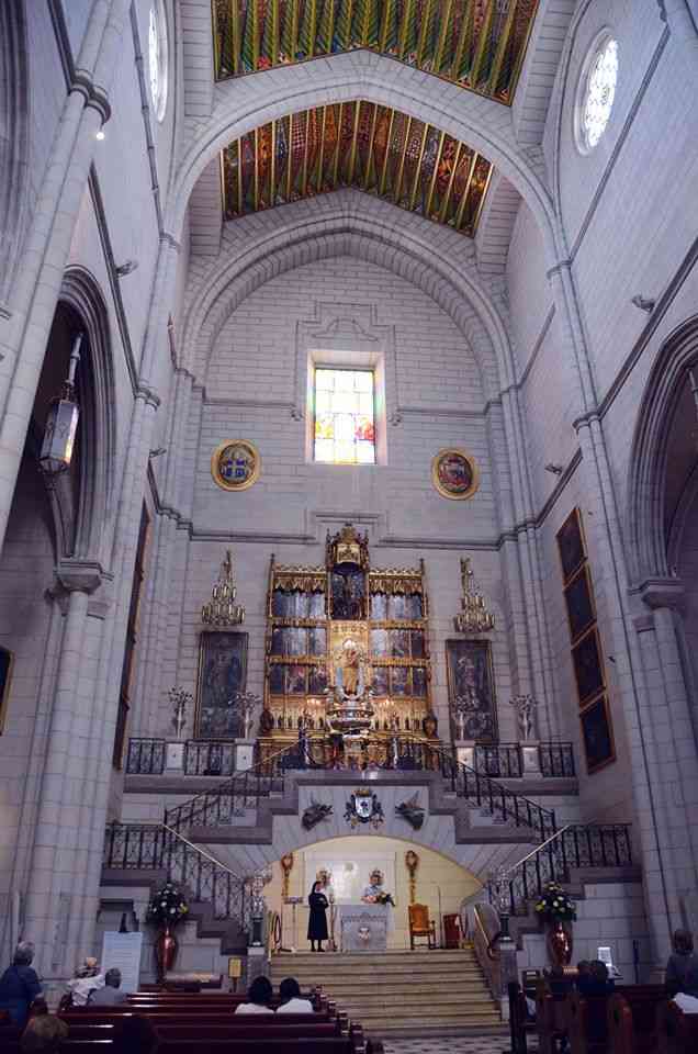 神圣圣母主教座堂图片
