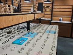 -罗伯特眼镜·蔡司官方授权(罗湖国贸店)