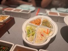-左庭右院鲜牛肉火锅黑金店(陆家嘴中心店)