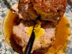 咸蛋黄狮子头-老外婆本帮面(塔城路店)