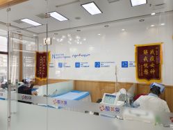 -靓芙泉专研痘痘肌