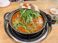 -喇喇排骨火锅·传统韩式脊骨汤(望京西园总店)