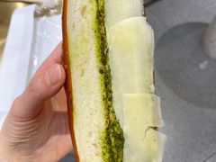 青酱红波芝士碱水-慢熟面包店bud bread(孩儿巷店)
