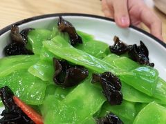 翡翠青笋-小六汤包·老字号·中华名小吃(兴庆路店)