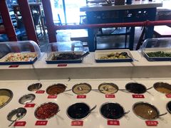 -钢管厂五区小郡肝串串香火锅(梅川路店)
