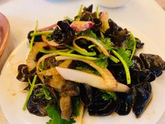 洋葱拌木耳-东来顺饭庄(天坛店)