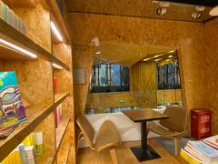 -新华里咖啡书吧(新华书店小寨店)