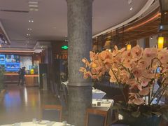 -八府香鸭·啫啫煲(华山路店)