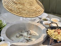 -抚仙湖石锅鱼菌园(明星鱼洞分店)