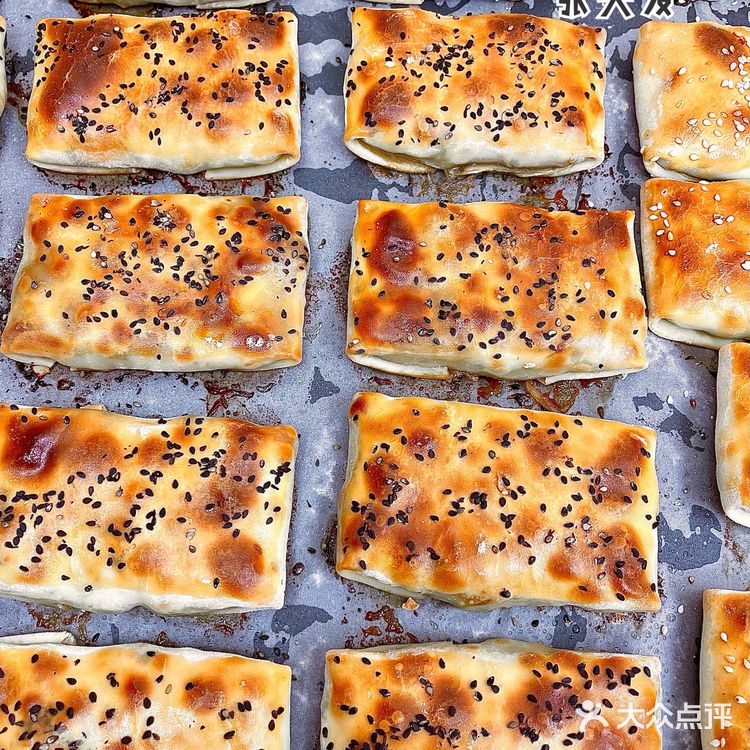 北京最会整活的烤包子‼️烤切糕烤鸡腿包太香了