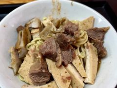 -松树干拌面店