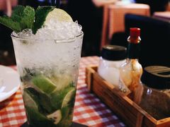 -鲨鱼美式餐厅酒吧Sharky