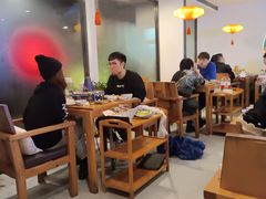 大堂-毛辣果·贵州红酸汤牛肉火锅(西单店)
