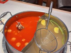 牛骨番茄双色锅-左庭右院鲜牛肉火锅(环球港店)