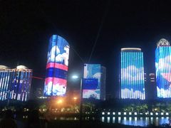 -万绿园