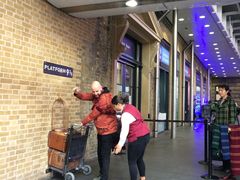 -九又四分之三站台哈利波特商店