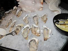 生蚝-广州花园酒店-凌璇阁360度高空海鲜自助餐CAROUSEL