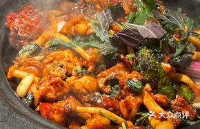 Stir-fried Three-Yellow Free-Range Chicken