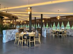 -茅草房·河畔园林火锅