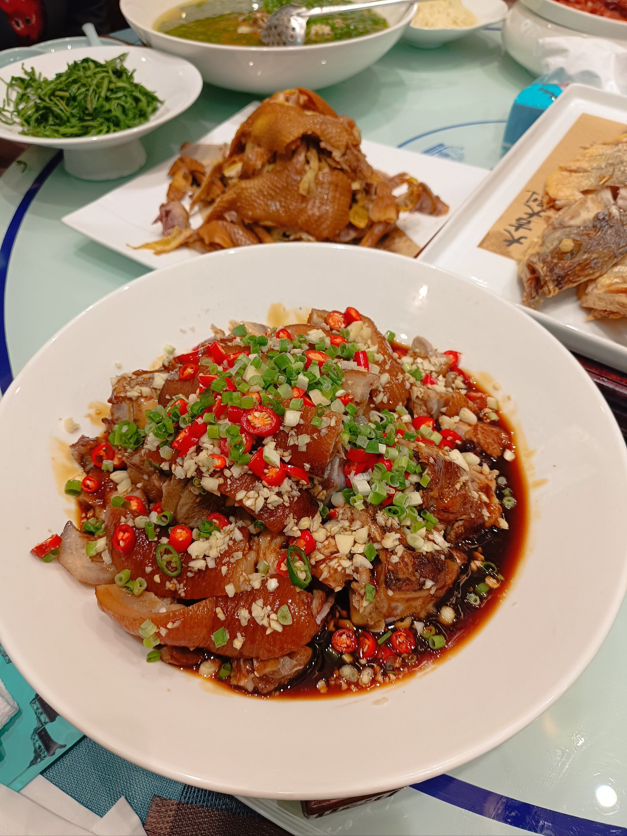 酸辣肘子