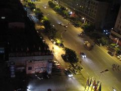 酒店窗边拍的街景-华海酒店(茂名高铁站店)