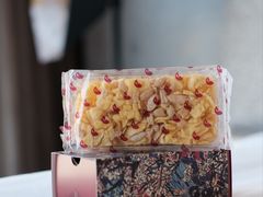 榄仁萨其马-白天鹅宾馆·美食屋
