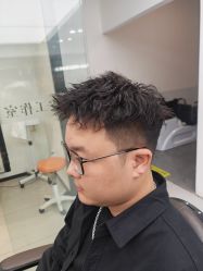 -尤司男士国潮理发馆