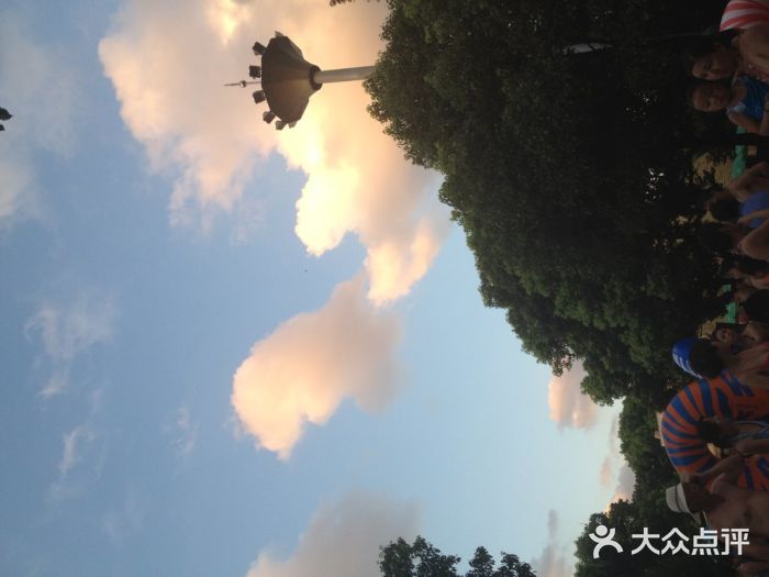 热带风暴水上乐园休息区图片