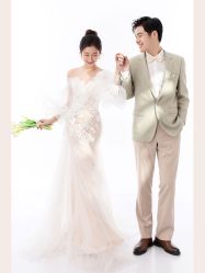 -雪中彩影婚纱摄影·微光艺术中心