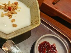 -银米·云南传统过桥米线(双廊黑金冠店)