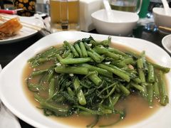 -J Daeng Seafood