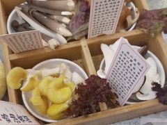 -阿婆情腊排骨火锅(金虹路店)