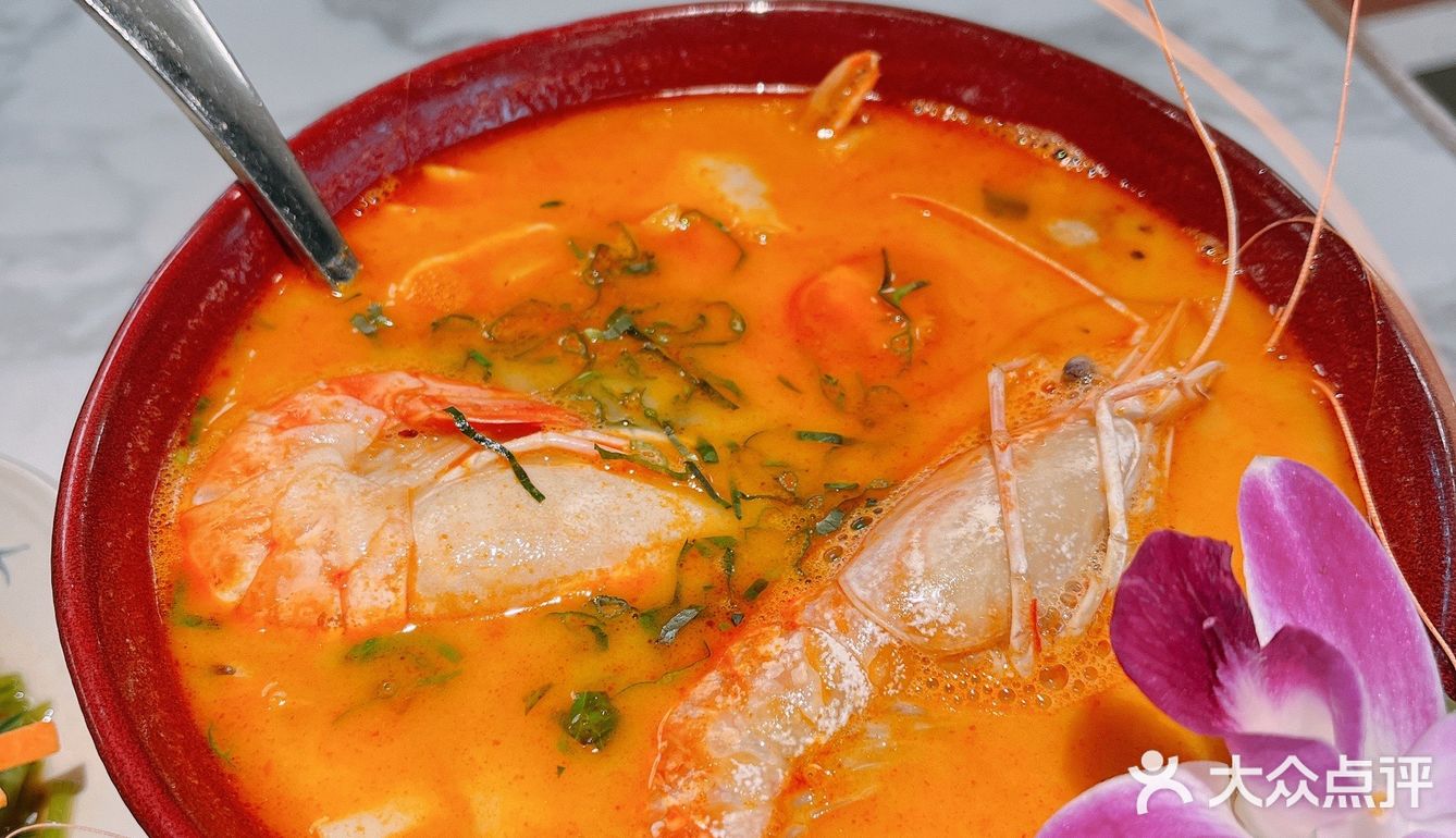 终于吃到很正的泰式饭菜啦！[加油]