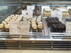 -VENCHI 闻绮(北京国贸商城店)