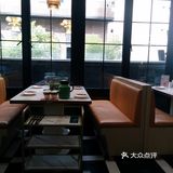 一串十二月元的三串烤肉最好吃一个个可以吃的很饱啊!