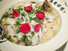 渔夫爱上酸菜鱼-江渔儿酸菜鱼·拔草餐厅(虎门君乐汇店)