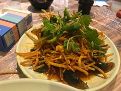 皮蛋拌馓子-靓靓蒸虾(中山公园店)